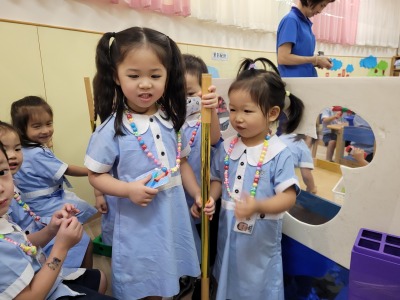 N主題「不同的交通工具」